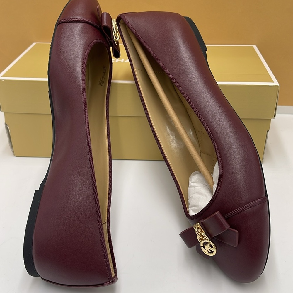 MICHAEL KORS HONEY BALLET FAUX LEATHER
49H3HNFP1L
OXBLOOD - Picture 11 of 16
